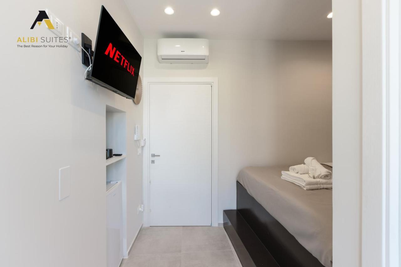 Alibi Suites Suite Museum: Gioiello Con Vista Sul Museo Archeologico Nazionale, Letto E Doccia Con Cromoterapia, Smart Tv, Wifi E A/C Руво-ди-Пулья Экстерьер фото