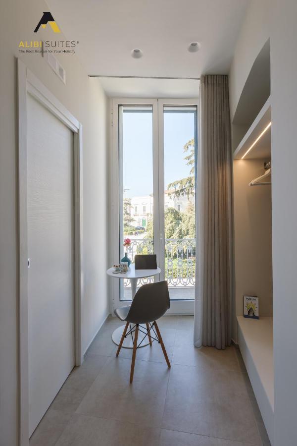 Alibi Suites Suite Museum: Gioiello Con Vista Sul Museo Archeologico Nazionale, Letto E Doccia Con Cromoterapia, Smart Tv, Wifi E A/C Руво-ди-Пулья Экстерьер фото